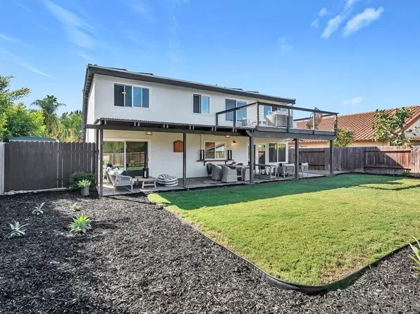 377 N Willowspring Dr, Encinitas, CA 92024