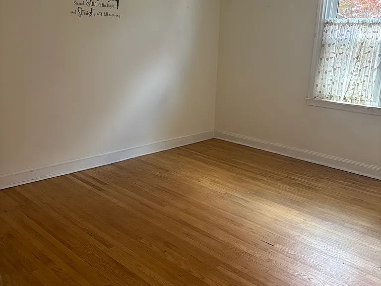 329 N Oak Ave — Photo 7