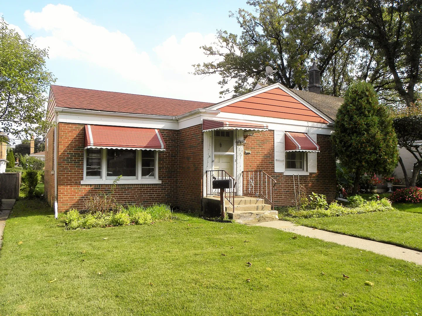 8329 Kedvale Ave photo 1