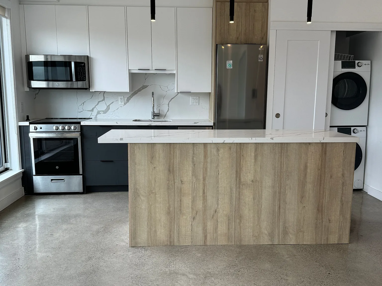 2 bed, $2,995 — Photo 3