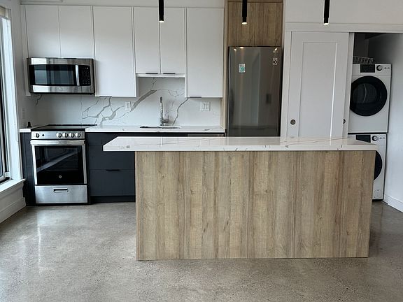 3rd image of 41 River St #55