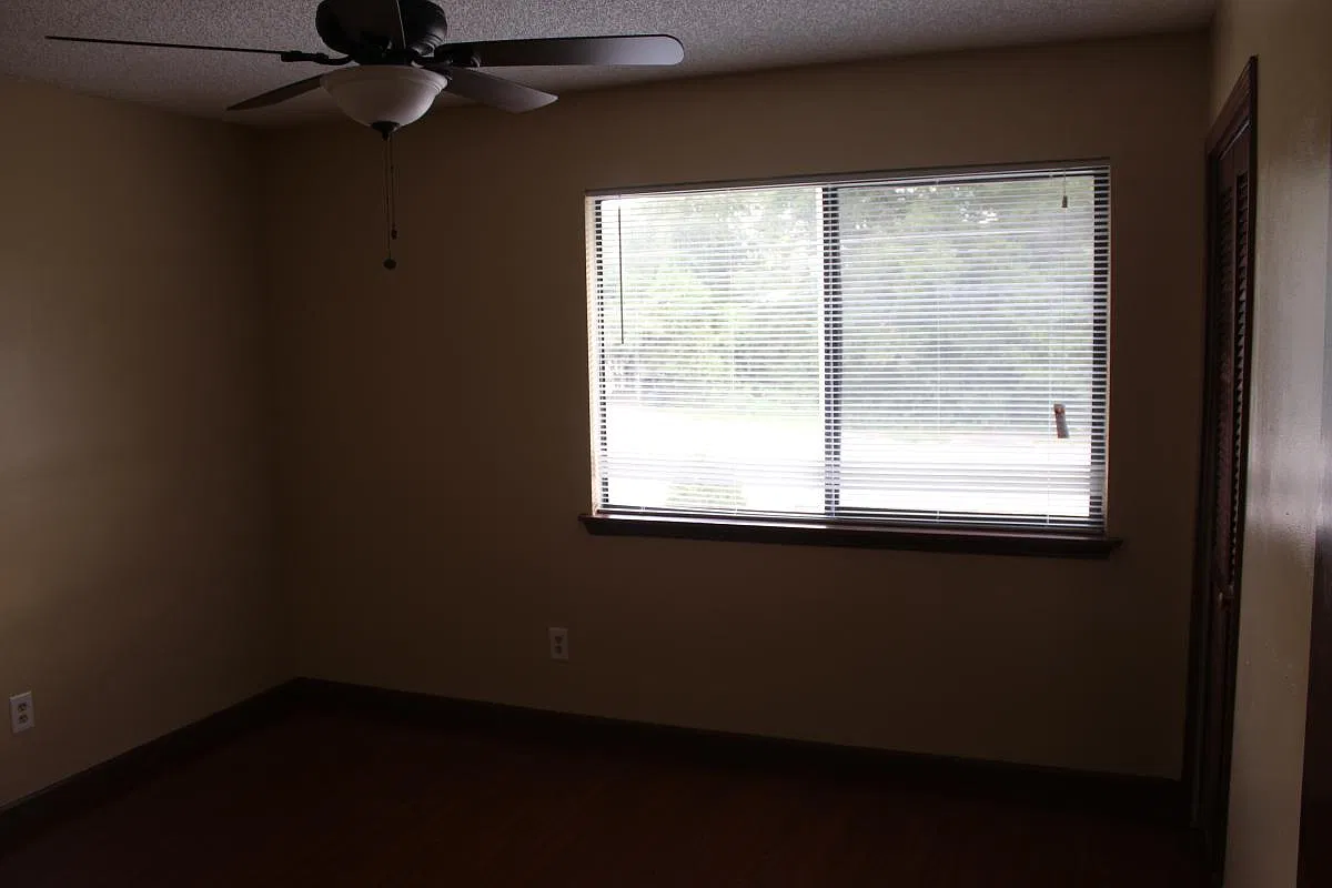 2 bed, 2.5 bath, 1088 sqft, $1,300 — Photo 2