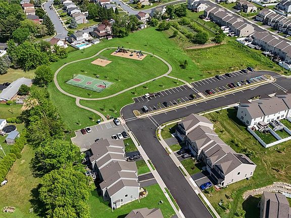 4th image of 4462 Benjamin Ct