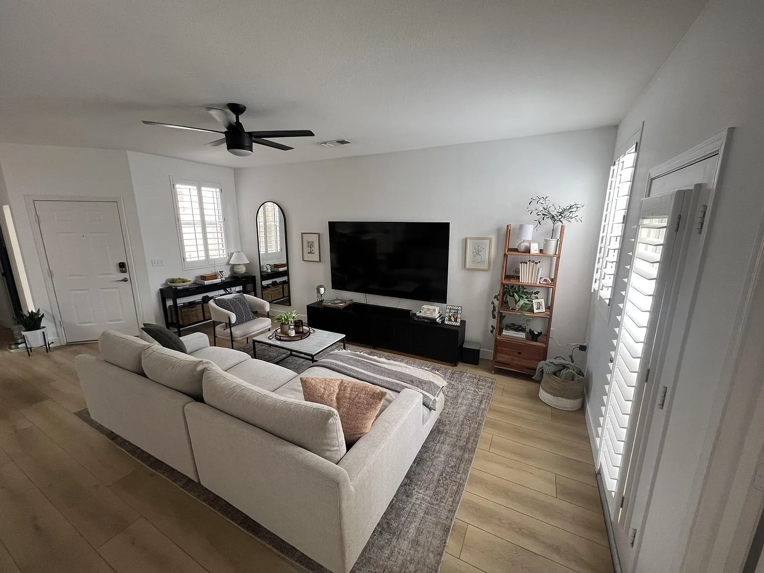 2 bed, 2.5 bath, 1418 sqft, $2,450 — Photo 3