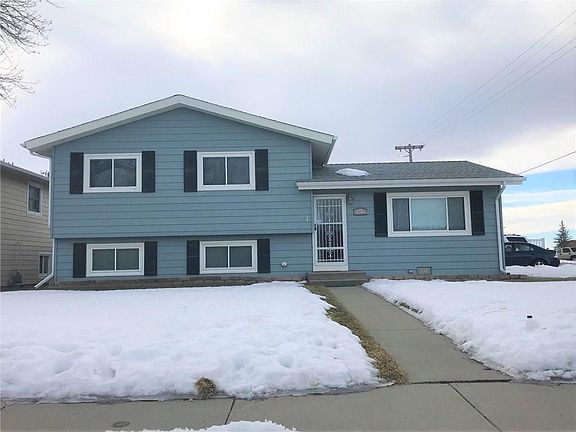 2nd image of 2946 Belvedere Dr
