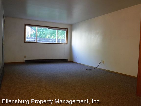 3rd image of 805 N C St APT 5