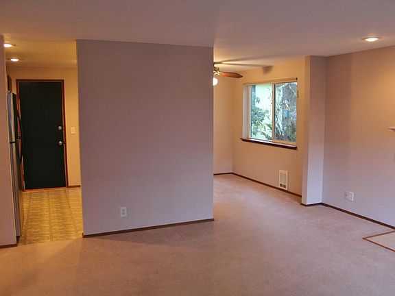 5th image of 257 SE Croston Ln Unit B
