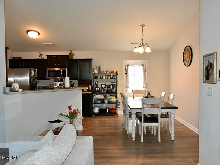 613 Parsley Dr — Photo 9