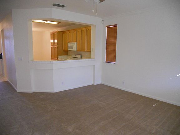3rd image of 216 Blagdon Ct