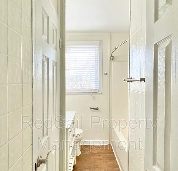323 Roane Dr — Photo 15