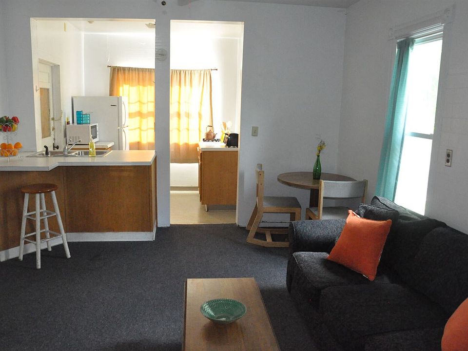Living room/kitchen