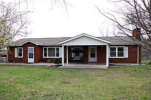 Home for Sale in Lenoir City, Tennessee $155,000