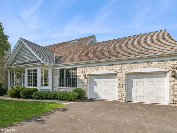 604 Wharton Dr, Lake Forest, IL 60045