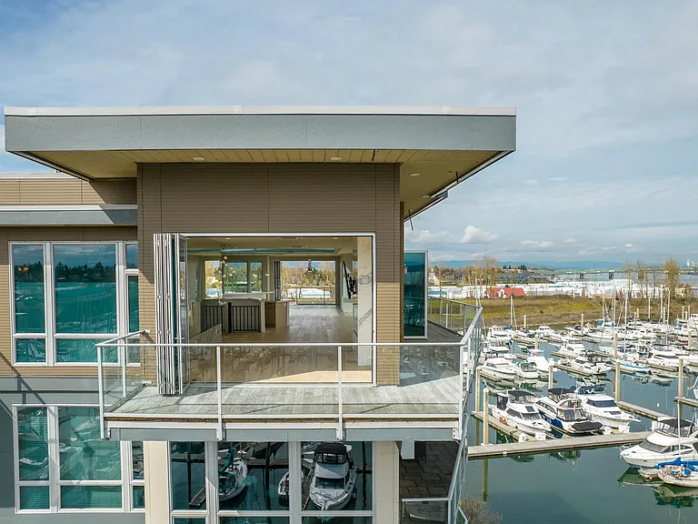 Yacht Harbor Club — Photo 45