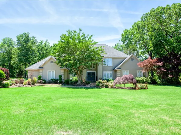 1800 Queensbury Way, Fort Smith, AR 72908