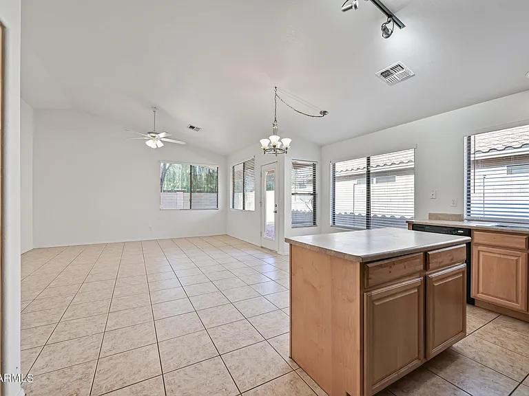 7160 E Lindner Ave — Photo 6