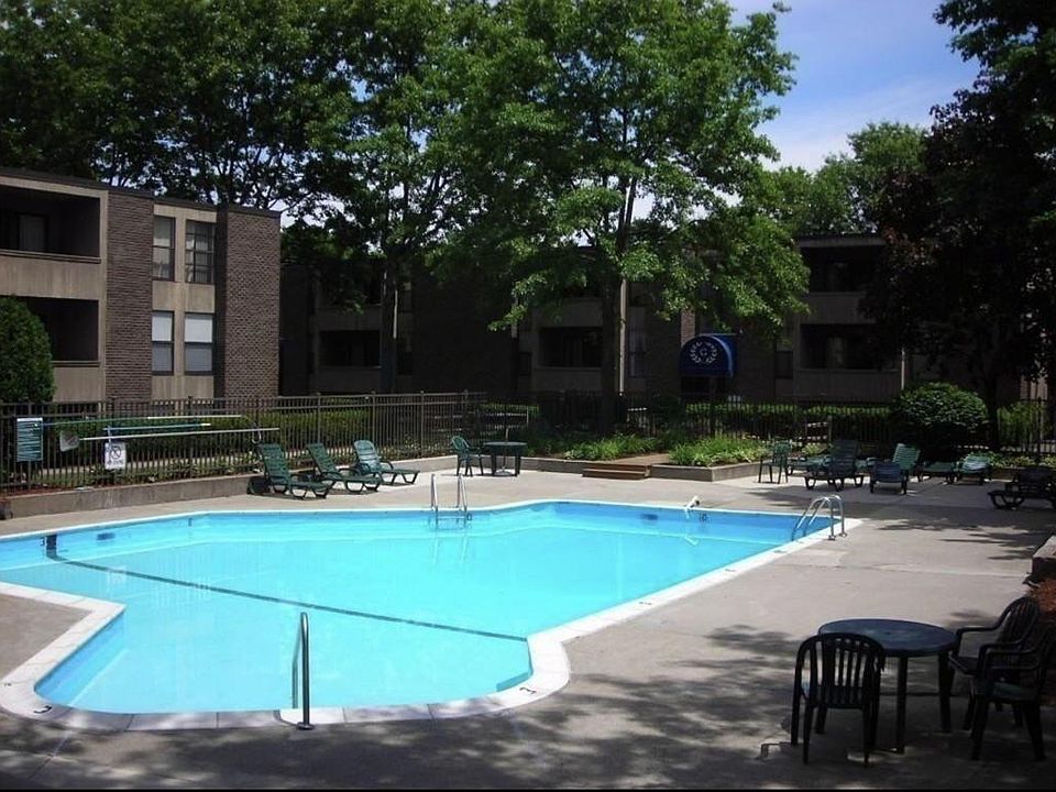 2nd image of 66 Shrewsbury Green Dr Unit C