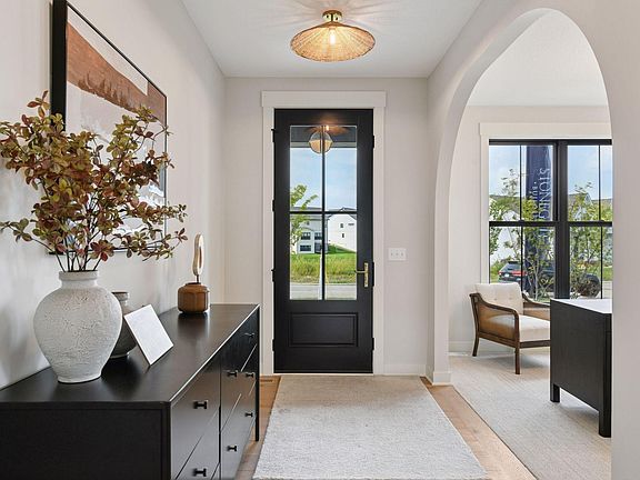 2nd image of 4580 Meadowview Ln