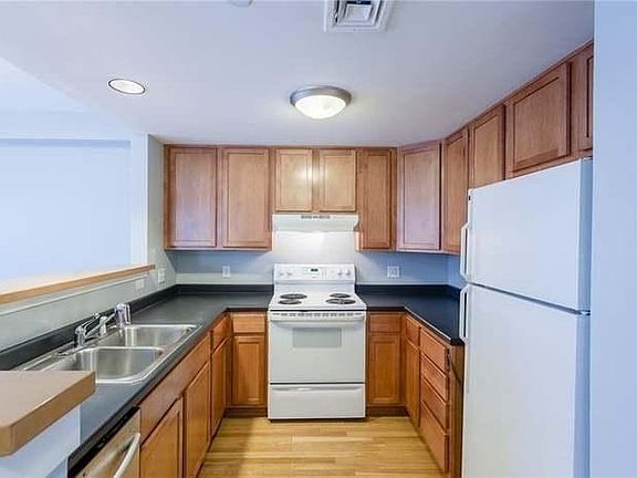 4th image of 231 Douglas Ave Unit R7