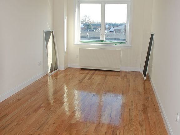 2nd image of 2012 31st St APT 2C