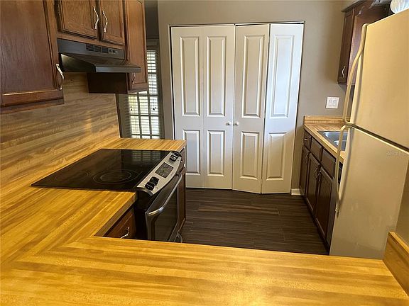 5th image of 643 W OAK TERRACE DRIVE #B1,B2,B3,B4