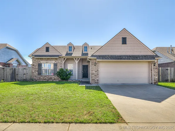 217 D P Newman Cir, Kiefer, OK 74041
