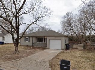 909 Westridge Dr, Newton, KS 67114