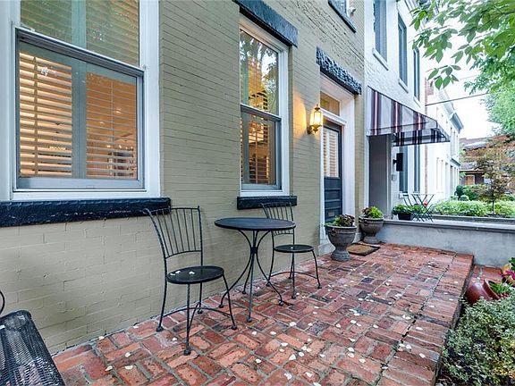3rd image of 300 N Davis Ave