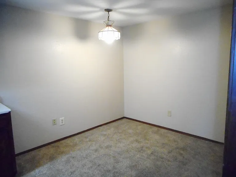 8409 Wakefield Ave — Photo 5