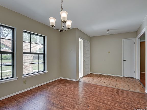 3rd image of 3535 MCCORMICK ST