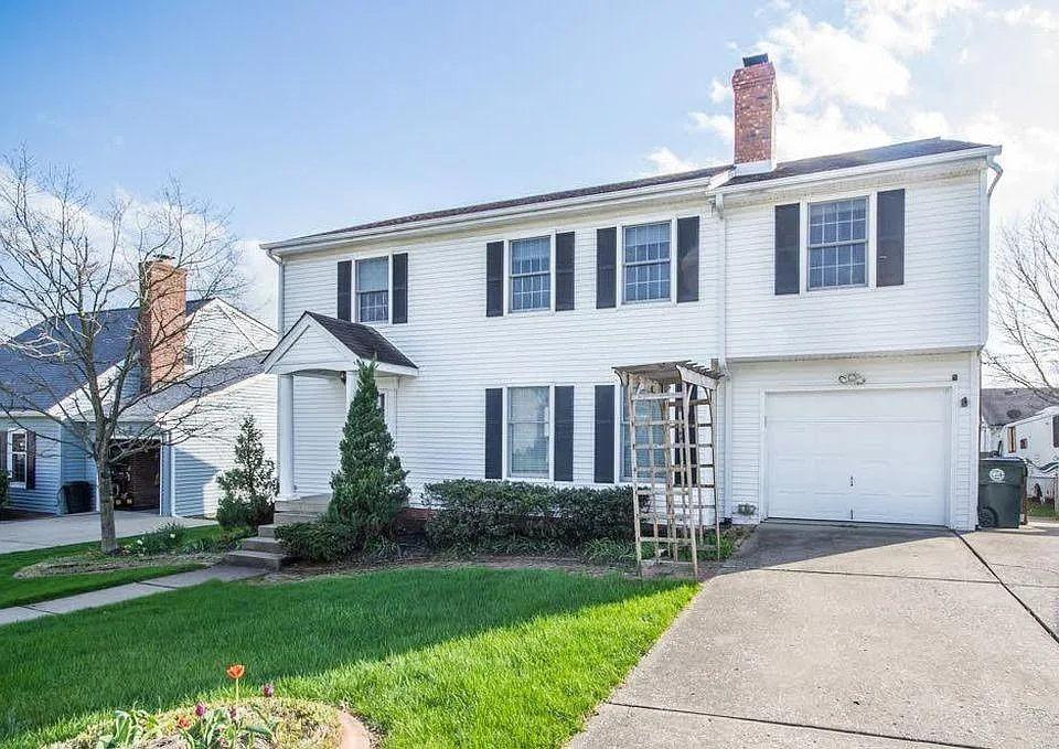 736 Lori Ln