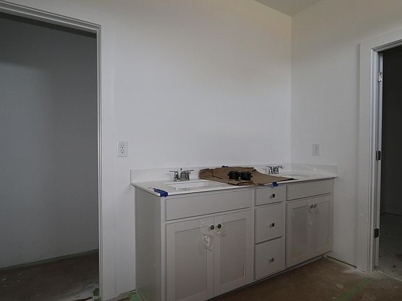 4th image of 119 Coco Ln