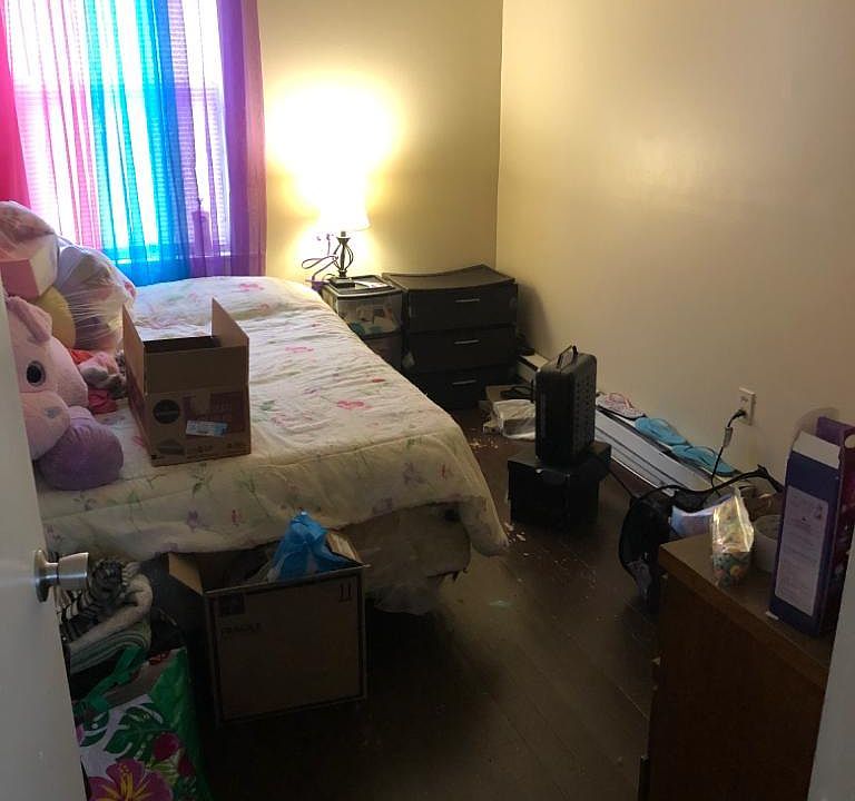 2nd image of 75 Elm St APT 2R