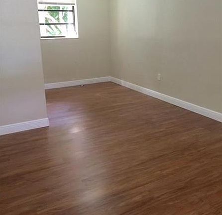 5th image of 1860 NW 184th St