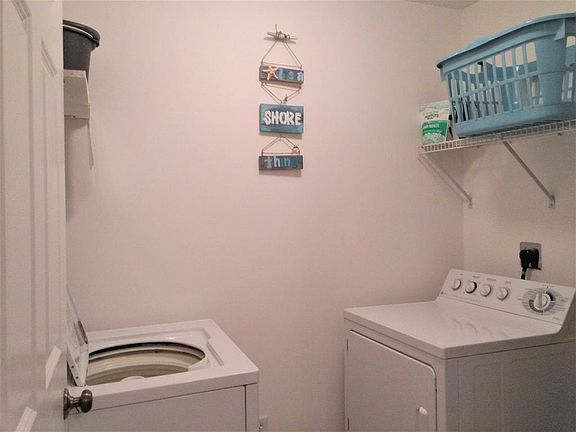3rd image of 1415 1st St N APT 201