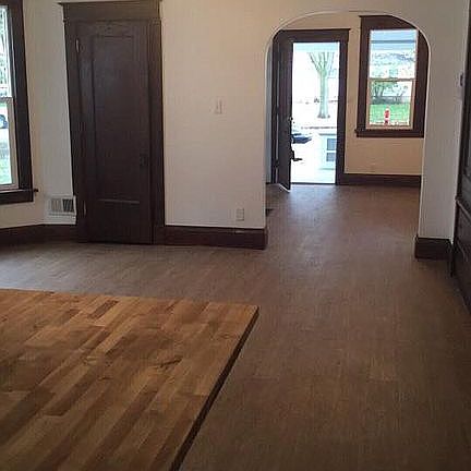 3rd image of 1631 B Ave NE