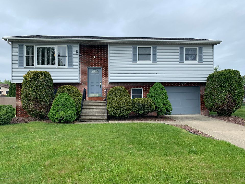 1st image of 205 Robin Dr