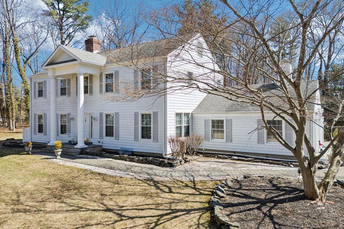 Three Pond Rd-S2503-057.jpg