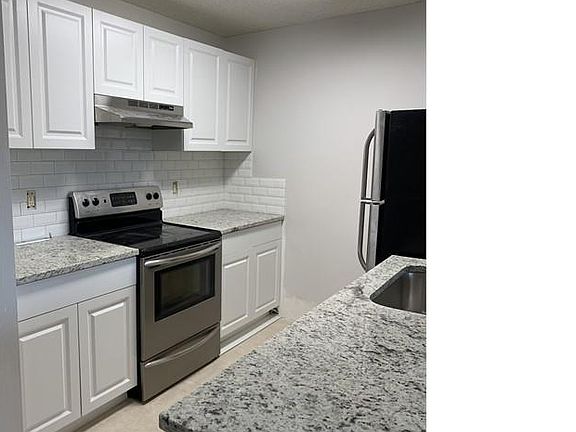 2nd image of 1630 Meadows Cir W #1630