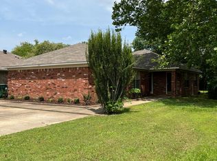 416 S Davis St #A, Conway, AR 72034