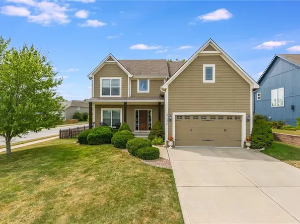 3132 SW Damon Ln, Lees Summit, MO 64082