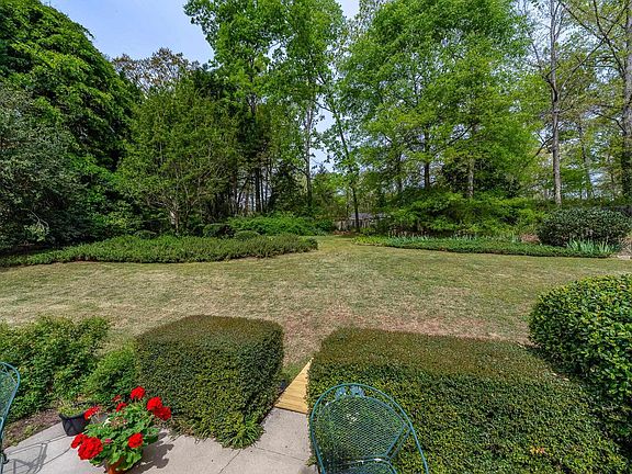 3rd image of 12 Wood Creek Dr