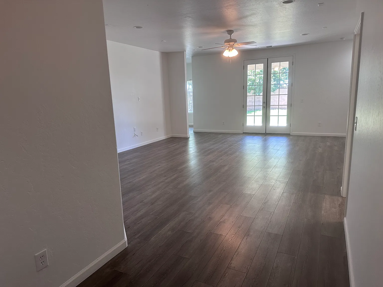 3 bed, 1665 sqft, $2,650 — Photo 2