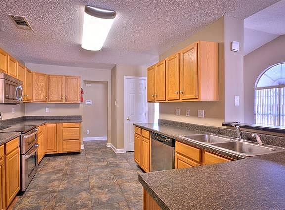 5th image of 1409 Ellingsworth Dr