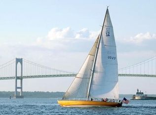 10 Burbank Ave, Narragansett, RI 02882