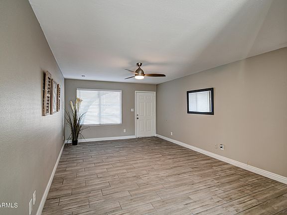 3rd image of 3027 W GROVERS Avenue