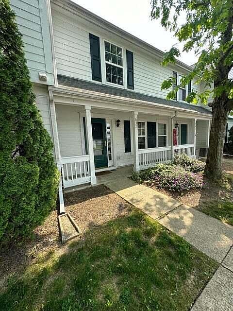 1st image of 637 Lakeview Dr S
