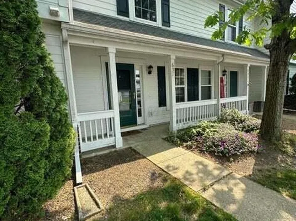 637 Lakeview Dr S, Grove City, OH 43123