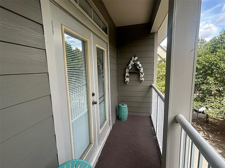 621 SW 10th St #203 — Photo 15
