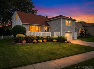 240 Lincoln Avenue, Island Park, NY 11558